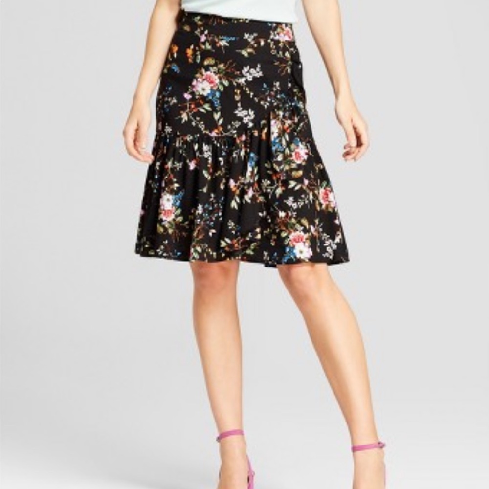 Target A New Day black floral skirt, sz XXL. NWT